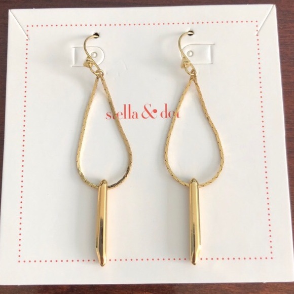 :: Stella & Dot⚜️GOLD Rebel Drop Earrings - Picture 4 of 4